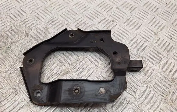 Toyota Avensis T270 Air filter cleaner box bracket assembly 177710R020