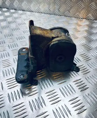 Hyundai Santa Fe Engine mount bracket