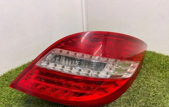 Mercedes-Benz R AMG W251 Rear/tail lights A2518202064 YAP4006410 604000E1E8