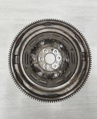 Audi Q2 - Dual mass flywheel 04E105266K