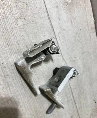Rear door hinge set