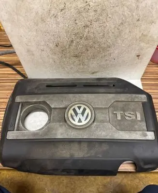 Volkswagen PASSAT B6 Engine cover (trim) 06J103925H 06J103925K