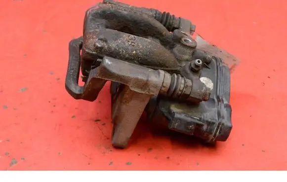 Opel Insignia A Rear brake caliper 84323162