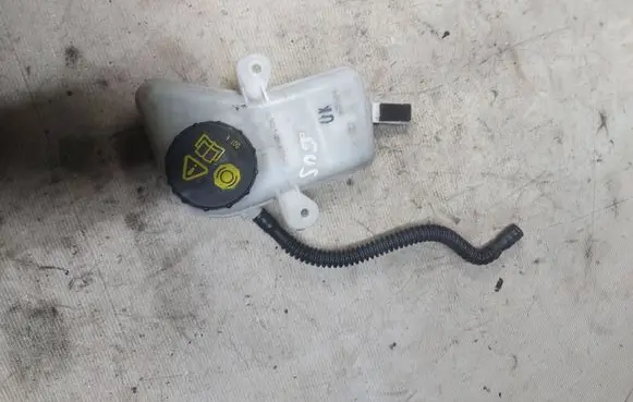Brake fluid reservoir