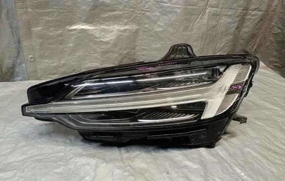Volvo S60 Headlight/headlamp 22025901