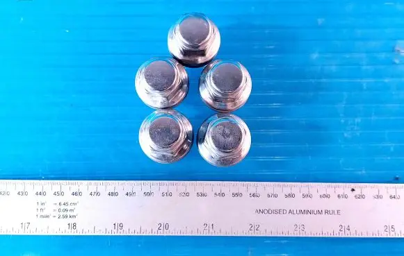 Toyota Sienna XL40 IV Wheel nut cap/cover 