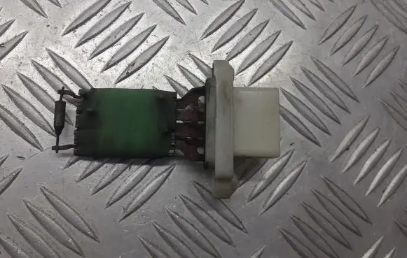 Ford Focus Heater blower fan relay 