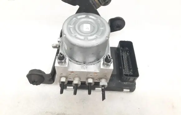 Volvo XC90 ABS Pump 31680099