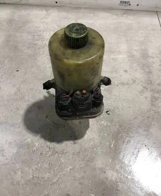 Volkswagen Polo Power steering pump 6Q0423156S