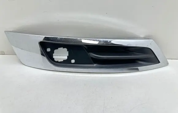 Peugeot 5008 Front bumper splitter molding C04626