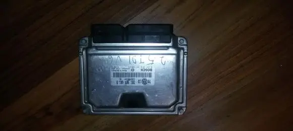 Volkswagen PASSAT B5.5 Engine control unit/module 0281010447 3B1907401B