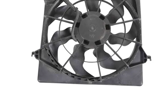 Hyundai Santa Fe Radiator cooling fan shroud