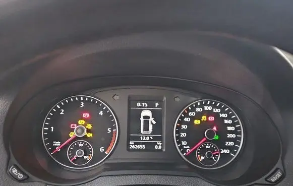 Speedometer (instrument cluster)