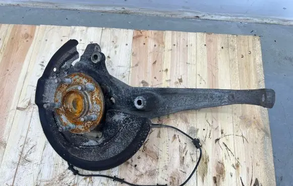 Jaguar S-Type Front wheel hub spindle knuckle
