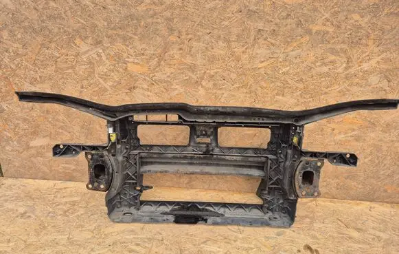 Volkswagen Golf V Radiator support slam panel