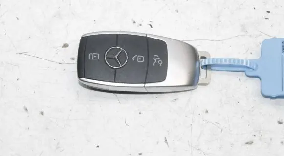 Mercedes-Benz EQA Ignition key/card 