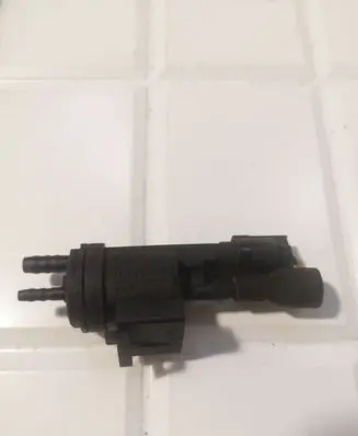 Mercedes-Benz C W202 Turbo solenoid valve 0025401497 48B43625B00