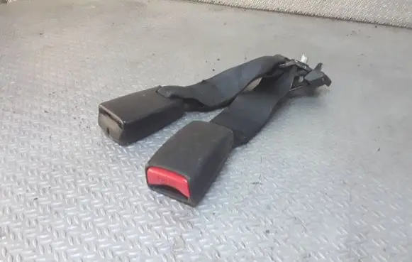 Mazda CX-7 Rear seatbelt buckle E40436049