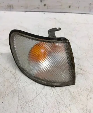 Nissan Sunny Front indicator light 013452