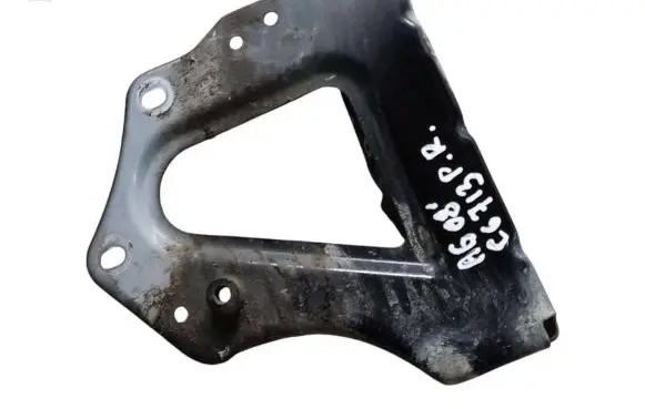 Audi A6 S6 C6 4F Fender mounting bracket 4F0821136A