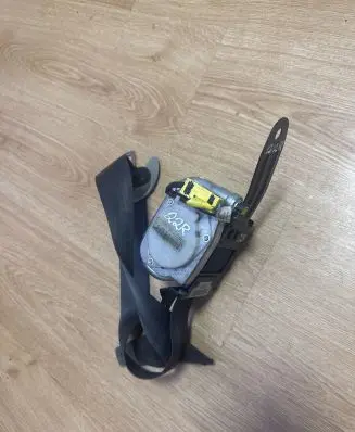 Honda Civic Front seatbelt 030407 045506