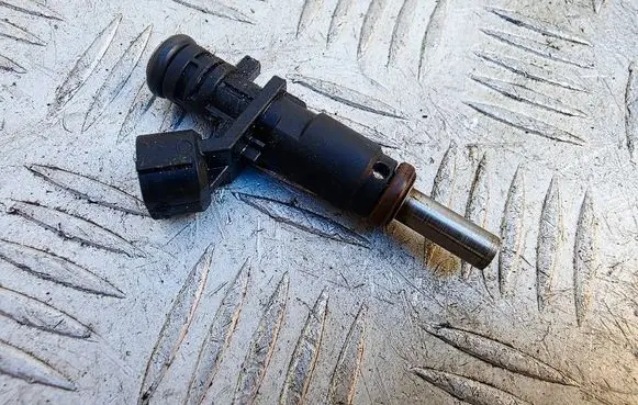 Mini One - Cooper Coupe R56 Fuel injector V752817680 7528176