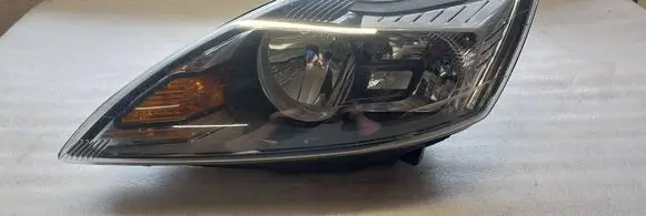 Ford Focus Headlight/headlamp 8M5113W030DD