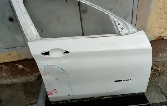 BMW X1 E84 Front door NE67700
