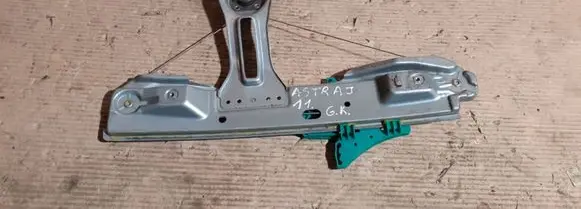 Rear window lifting mechanism without motor