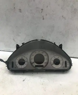 Mercedes-Benz C AMG W204 Speedometer (instrument cluster) A2115404948