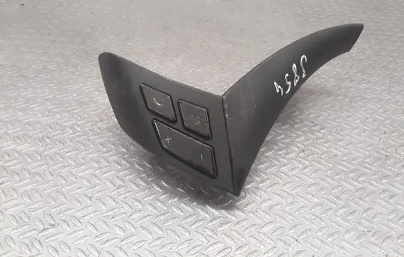 Steering wheel buttons/switches