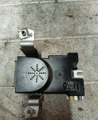 Audi A3 S3 8P Aerial antenna amplifier 8P4035225