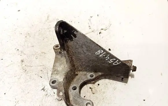 Subaru Forester SF Engine mounting bracket