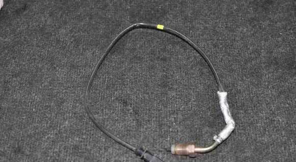 Audi A3 S3 8V Oil temperature sensor 04L906088AR