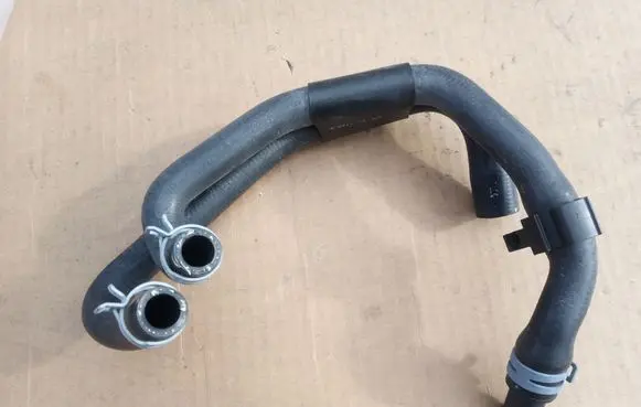 Audi A4 S4 B8 8K Engine coolant pipe/hose 8K0819337A