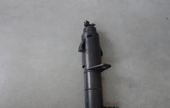 Volkswagen Golf VI Headlight washer spray nozzle 5K0955978A 13145305