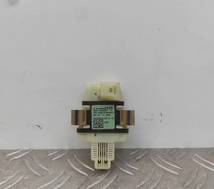 Mercedes-Benz CLA C117 X117 W117 Rain sensor A2469002603 1010298707