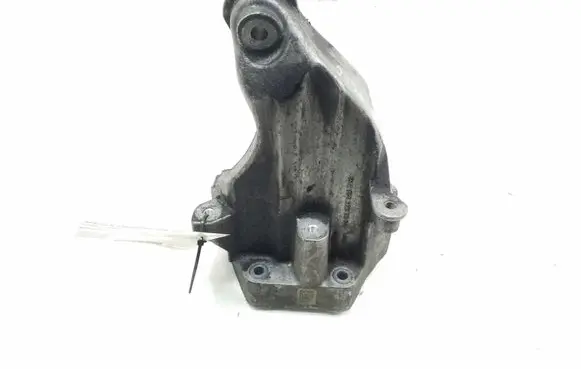 Mercedes-Benz GLK (X204) Engine mounting bracket A6512231304