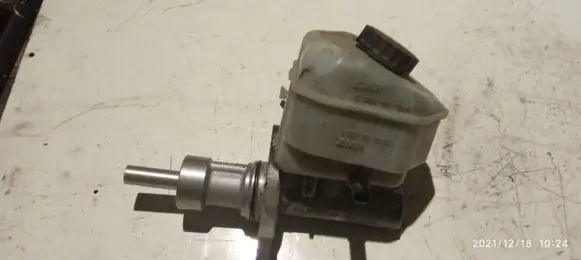 Mercedes-Benz Sprinter W906 Master brake cylinder 0204Y21737 A0004317301