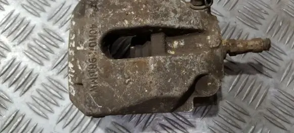 BMW 5 E39 Rear brake caliper 4010298