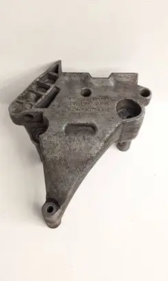 Volkswagen Golf V Engine mounting bracket 03g199207