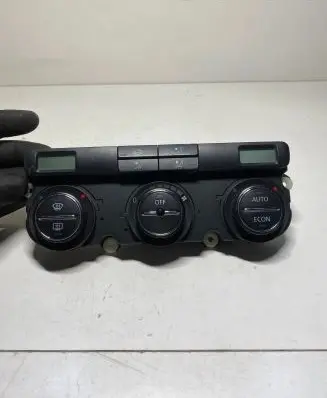 Volkswagen Golf V Climate control unit