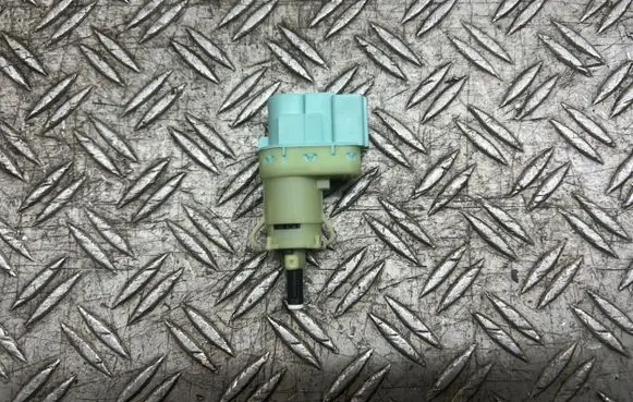 Ford Explorer VI Brake pedal sensor switch GL3T9G854