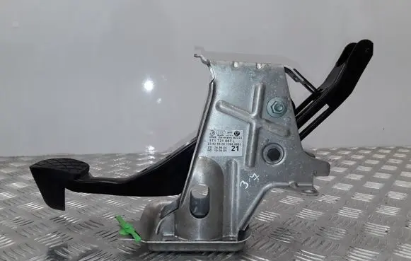 Volkswagen Caddy Brake pedal 1T1721057L 2352550013600001 42222