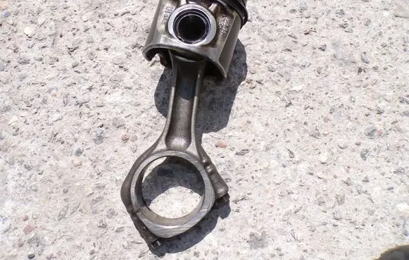 Fiat Ducato Piston with connecting rod 5802952065