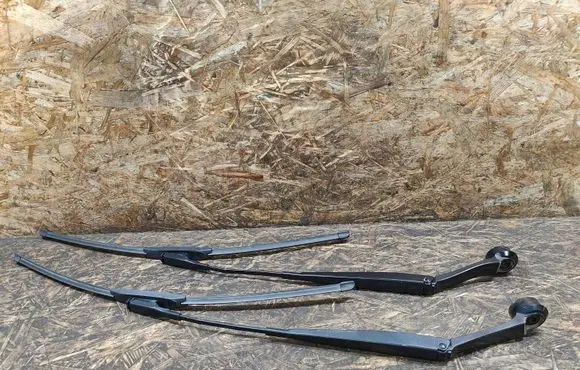 Ford Fusion II Front wiper blade arm