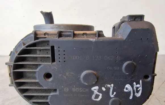 Audi A6 S6 C5 4B Throttle valve 078133062B