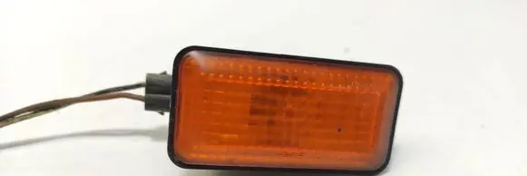 Volkswagen Golf III Front fender indicator light 1H0949111