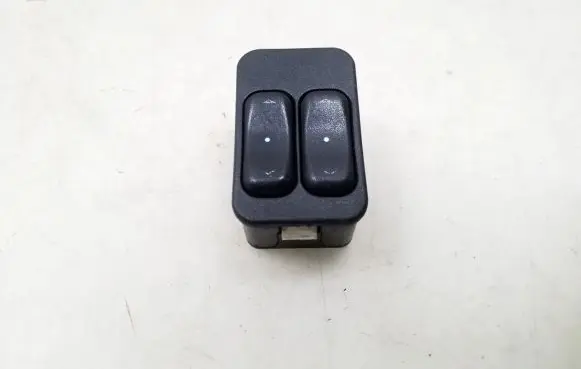 Opel Zafira A Electric window control switch 90561088