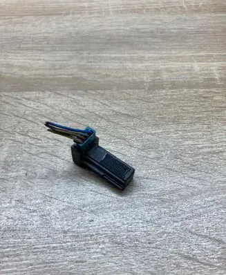 BMW 5 E39 Brake pedal sensor switch 8372647